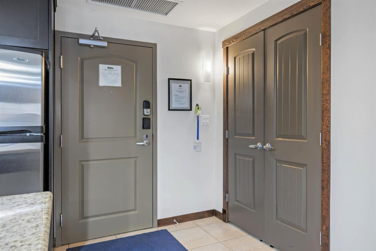 Stoneridge Mountain Resort Condo managed by Little Sister Getaways - B&B