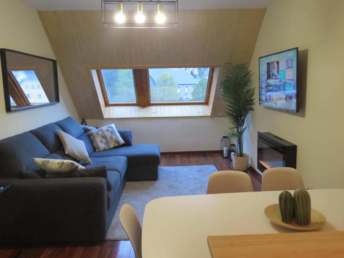 Ático Dúplex reformado con vistas a la montaña - B&B