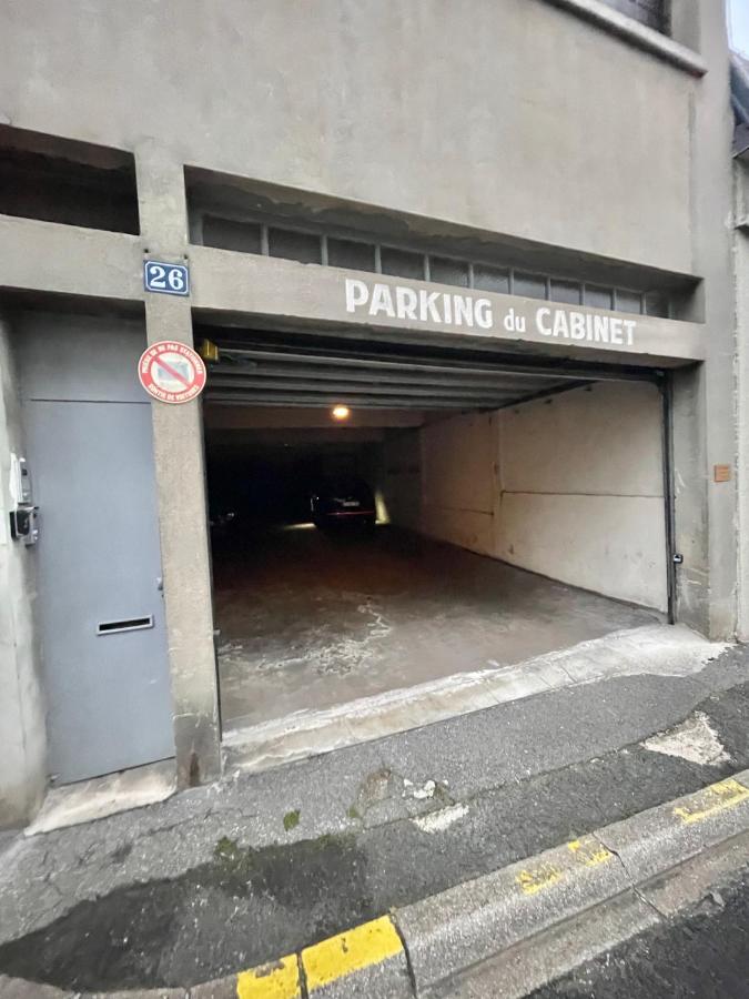 Superbe LOFT centre-ville - Sauna - parking privé -Clim- 1 à 10personnes - Ferienwohnung