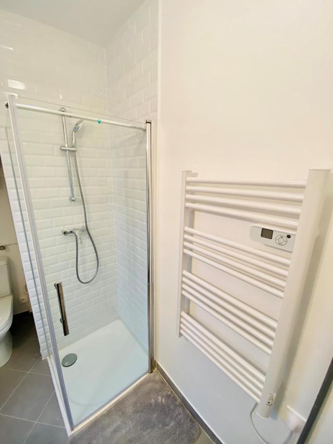 ENGHIEN-LES-BAINS: studio au cœur du centre ville. - B&B