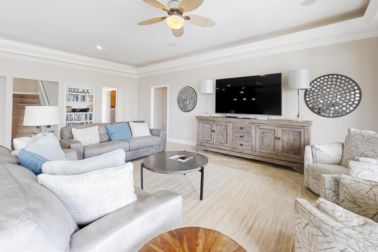 Six Bedroom Holiday Home