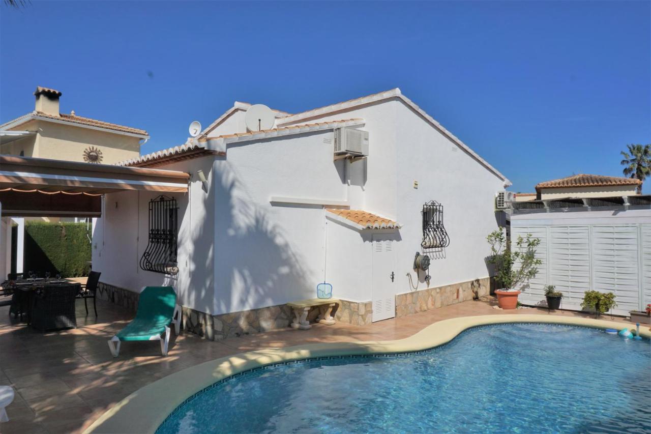 Villa LILAS in Els Poblets - B&B
