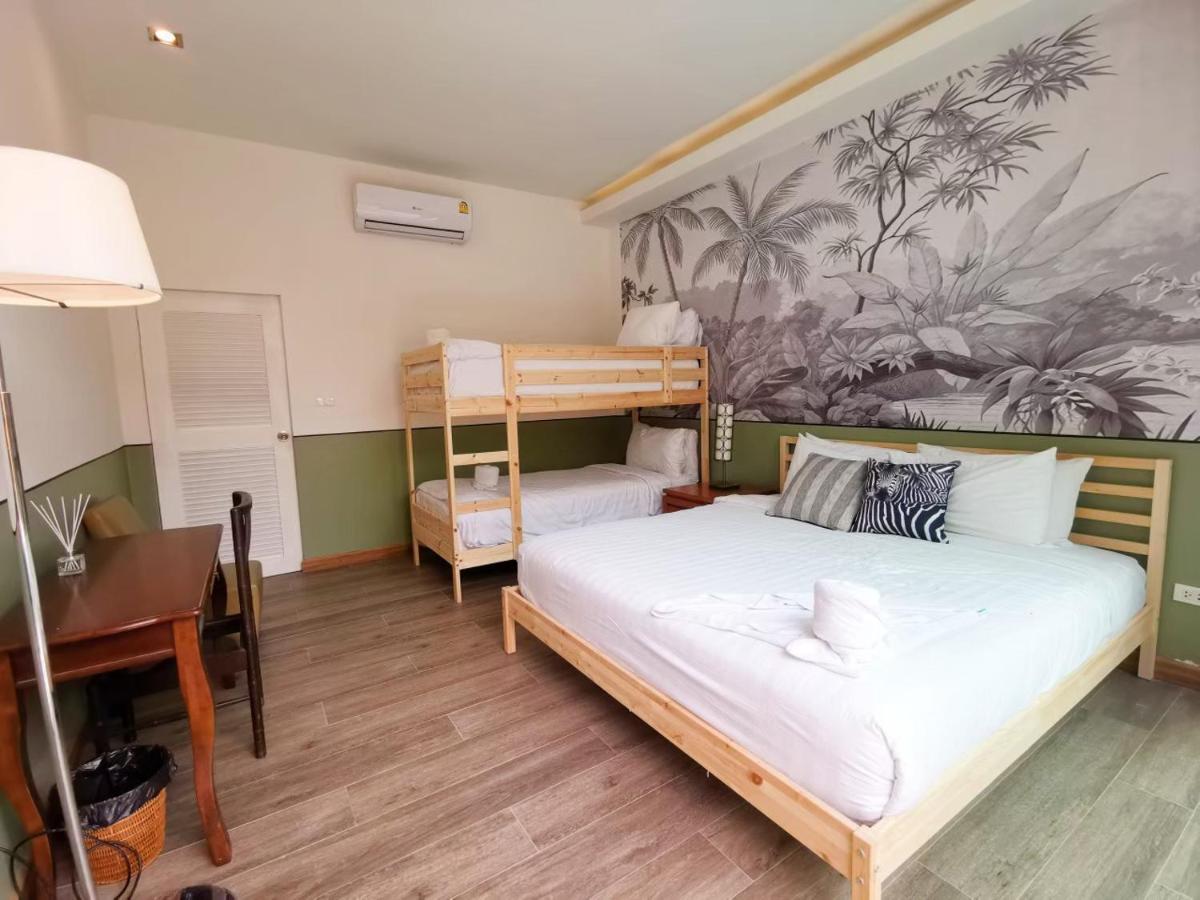 Villa mit 4 Schlafzimmern und Pool