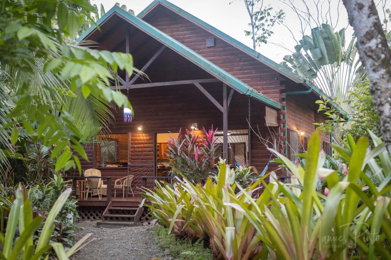 Casa Ylang in Black Sand Beach - Chambres d’hôtes Puerto Viejo