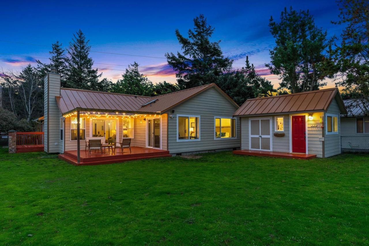 @ Marbella Lane – Wave House, Your Oceanfront Retreat! - B&B Oak Harbor