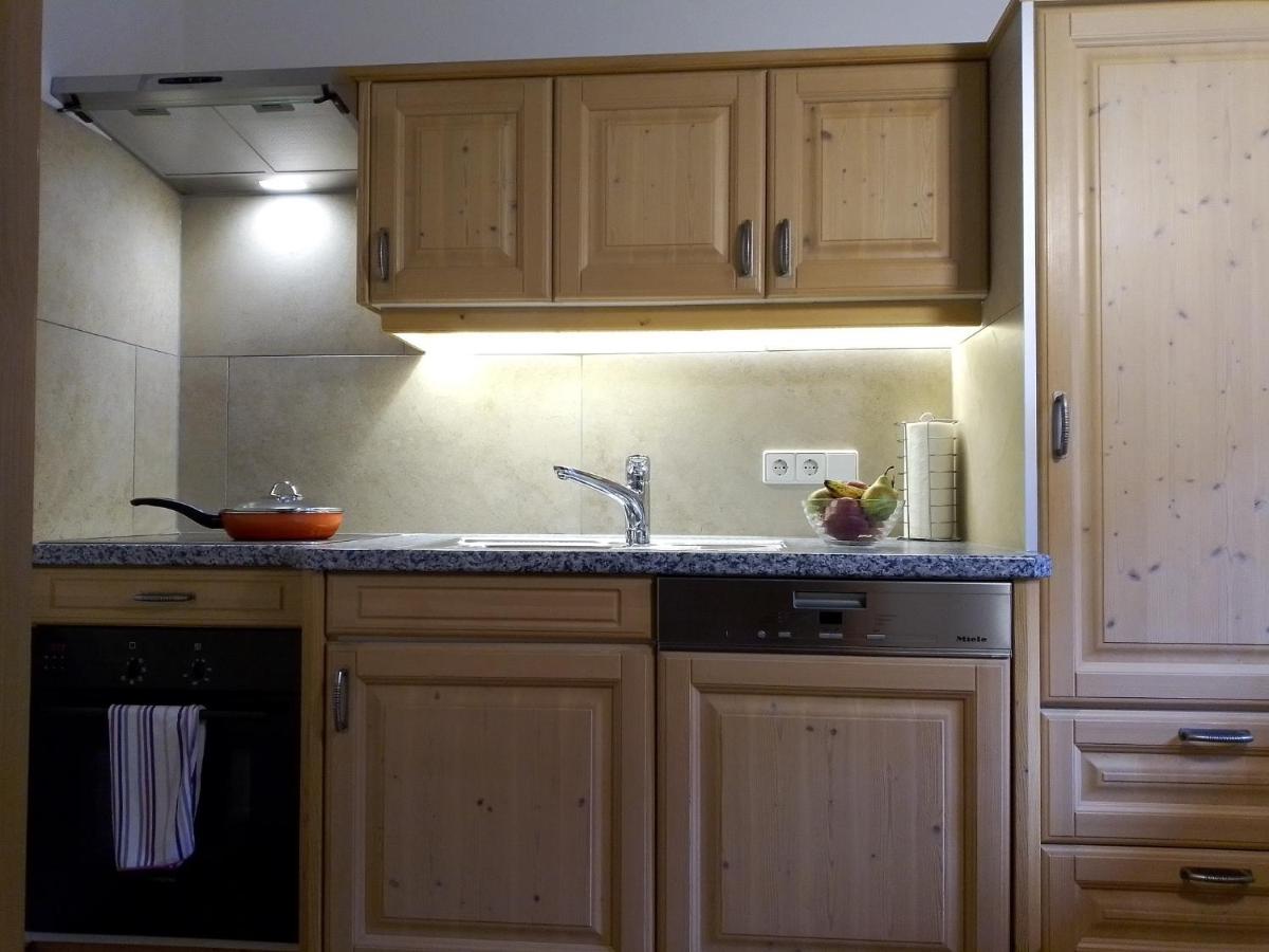 Apartment mit Balkon