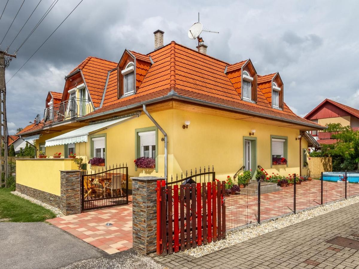 B&B Balatonmáriafürdő - Holiday Home Colore by Interhome - Bed and Breakfast Balatonmáriafürdő