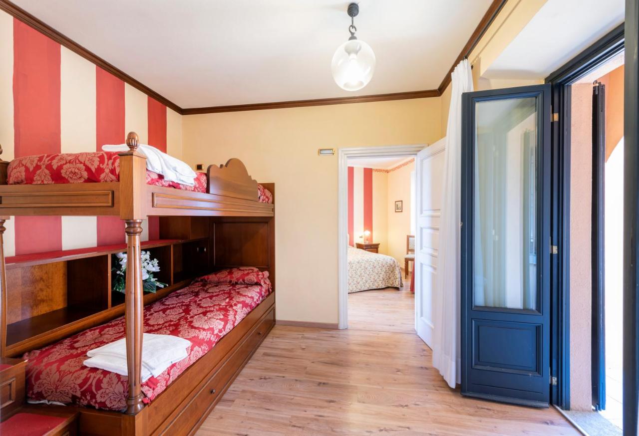 Two Connecting Double Rooms (4 Adults)