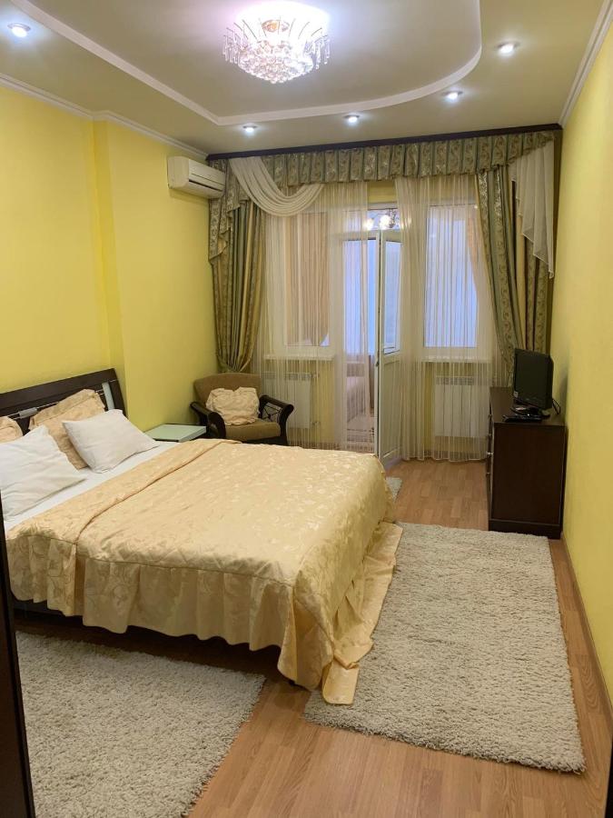 Zimmer mit 2 Kingsize-Betten