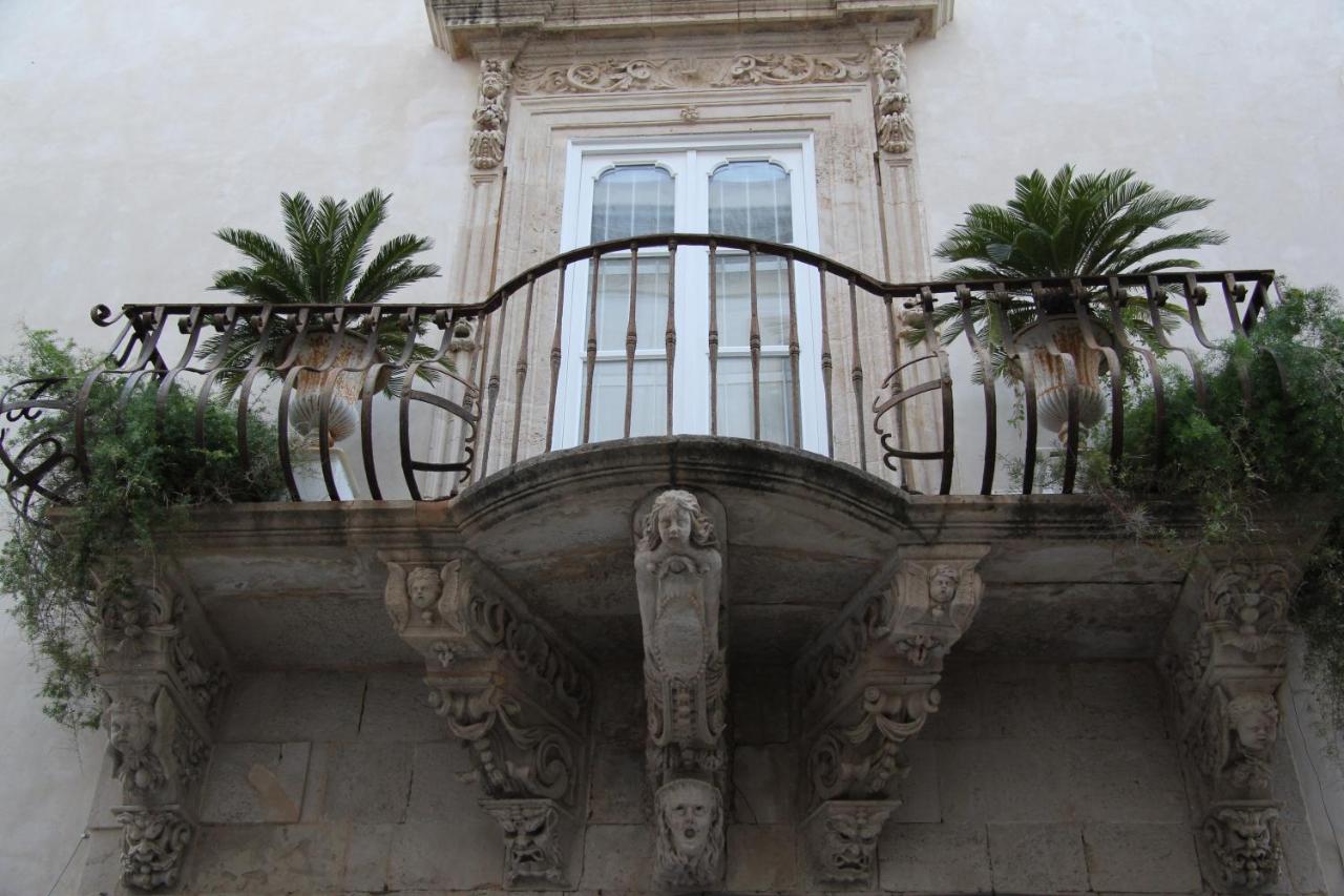 Casa Vacanza Icaros, Ortigia hictoric center, 200 mt from the beach - B&B Siracusa