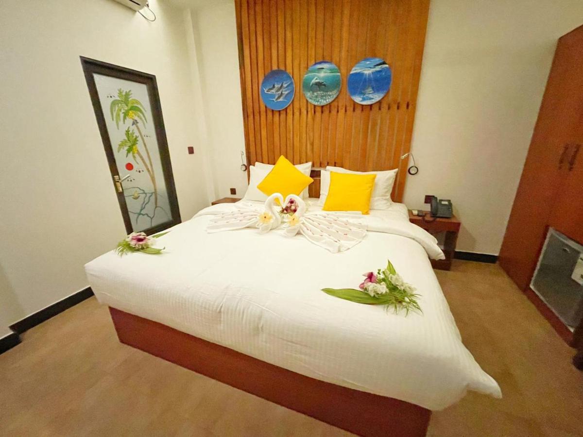 Deluxe Double Room with Balcony and Sea View