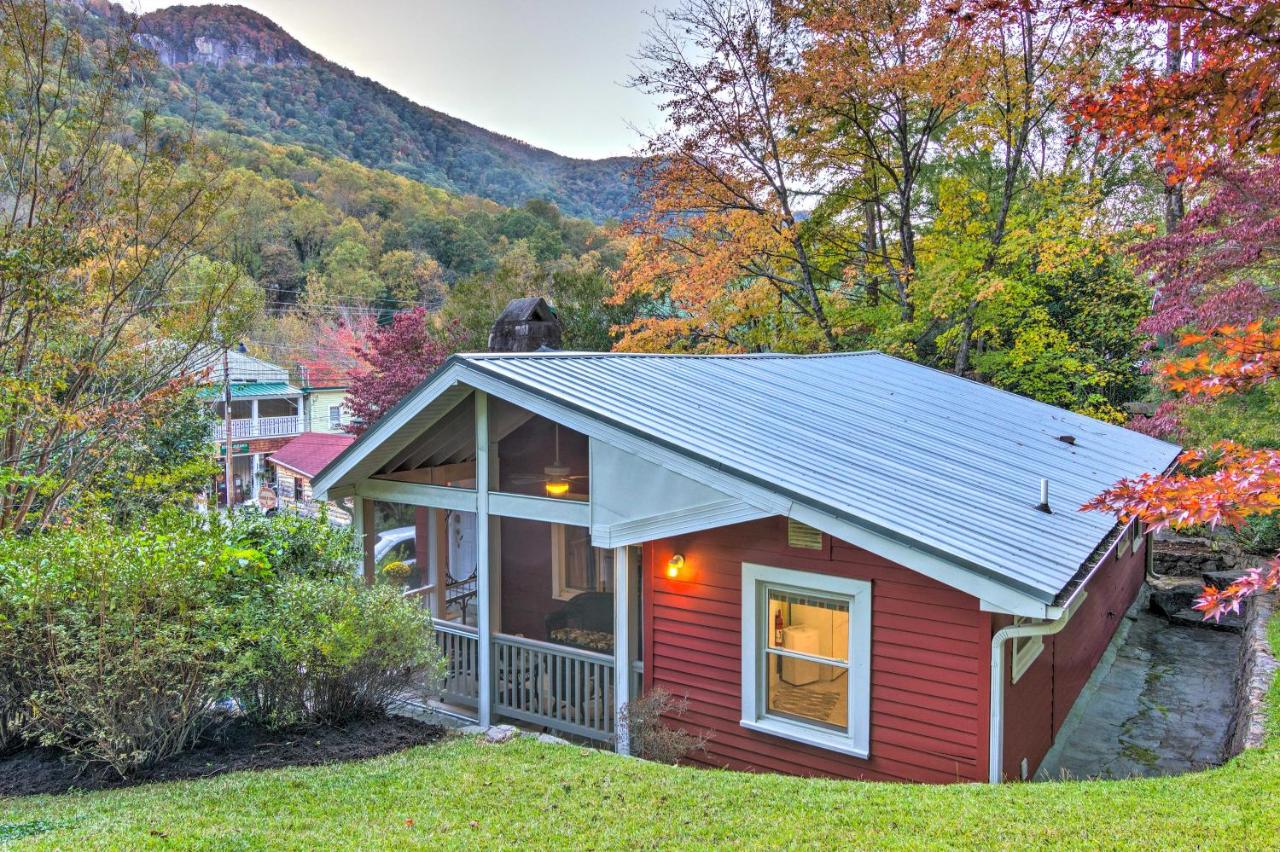 B&B Chimney Rock - Private and Cozy Chimney Rock Abode with Fire Pit - Bed and Breakfast Chimney Rock