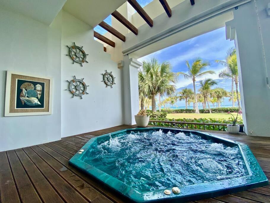 B&B Punta Cana - Stylish Lux Beach Condo Aquamarina Cap Cana - Bed and Breakfast Punta Cana