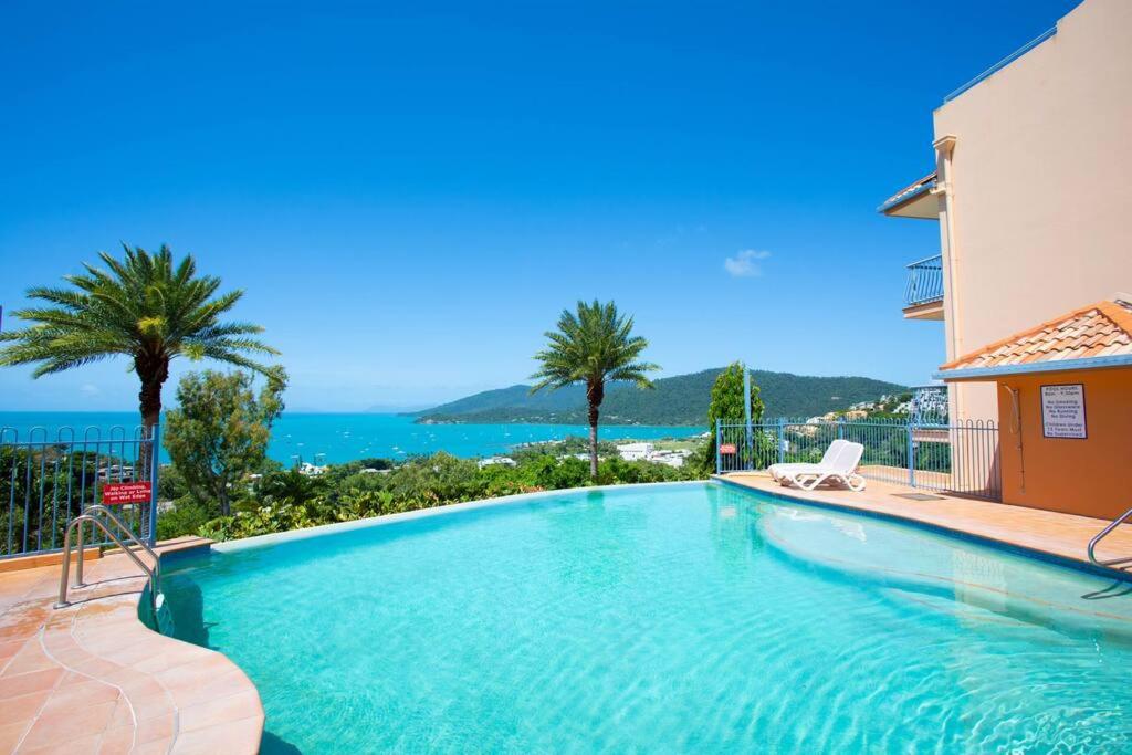 B&B Airlie Beach - STAR VIEW 9, POOL, WIFI, SLEEP 4, BEST VIEWS IN AIRLIE - Bed and Breakfast Airlie Beach