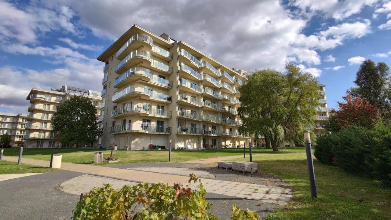 Velence Sunset Wellness Apartman - B&B