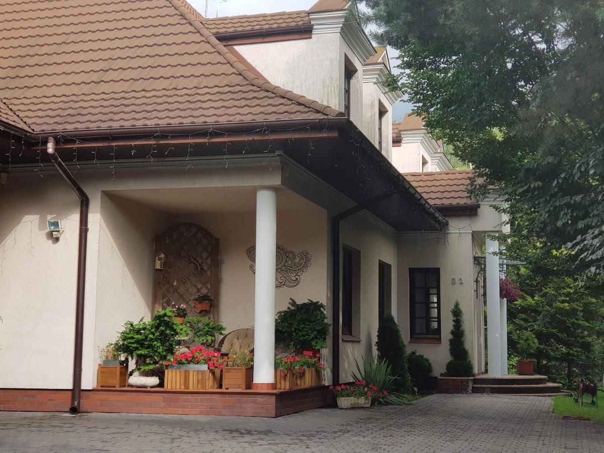 Estudio con balcón