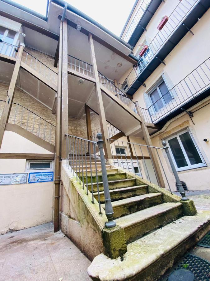 Vaste appartement centre historique de Dole - Bed and Breakfast Dole