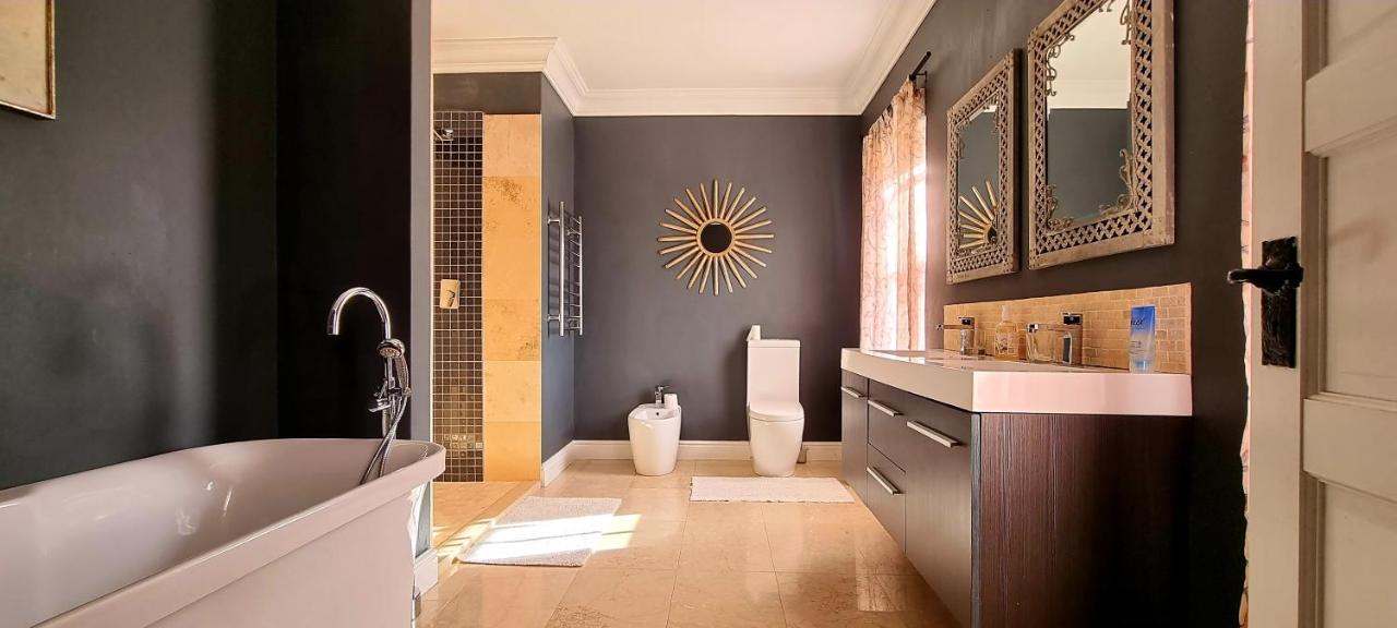 Suite with Mountain View