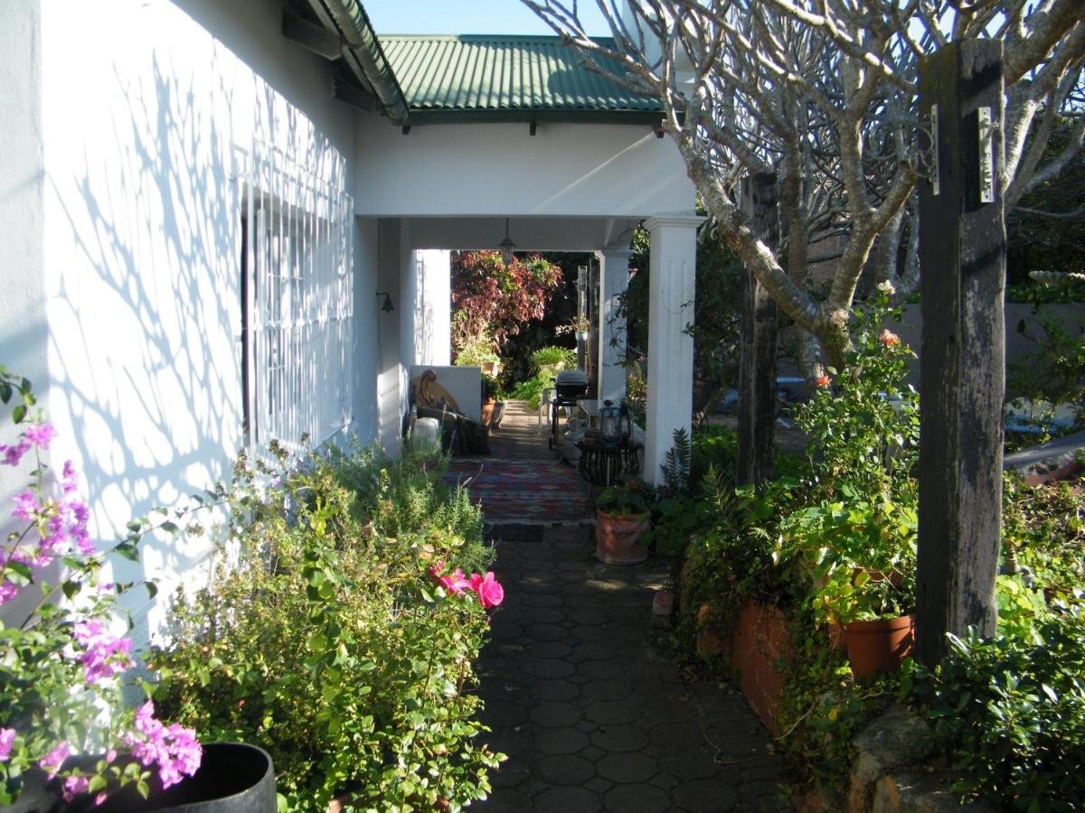 B&B Port Elizabeth - Valley Guest House - Bed and Breakfast Port Elizabeth