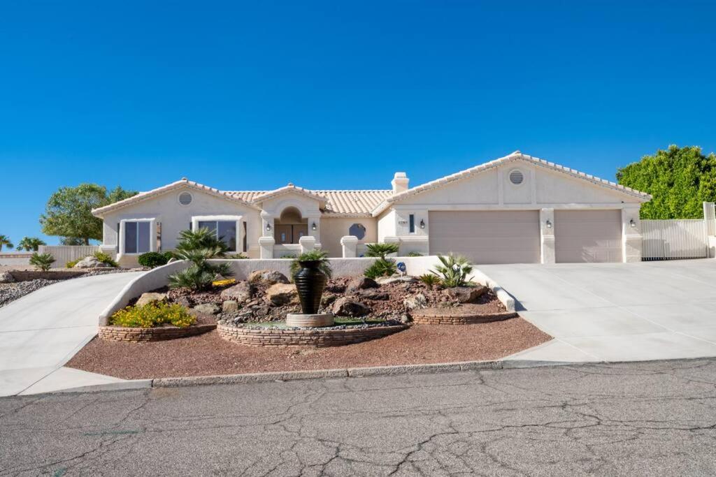 Grand Havasu Oasis with Custom Pool & Spa! - Chambres d’hôtes