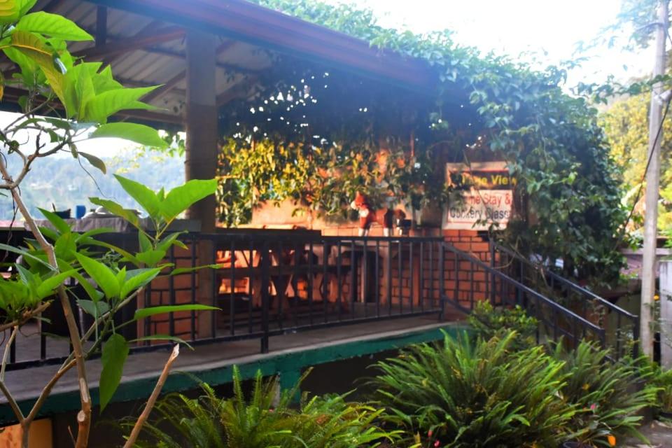 Minthu Homestay - B&B