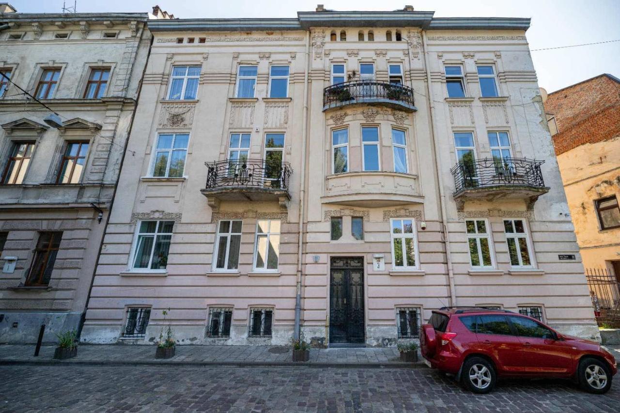 Two-Bedroom Apartment Tykha str. 3