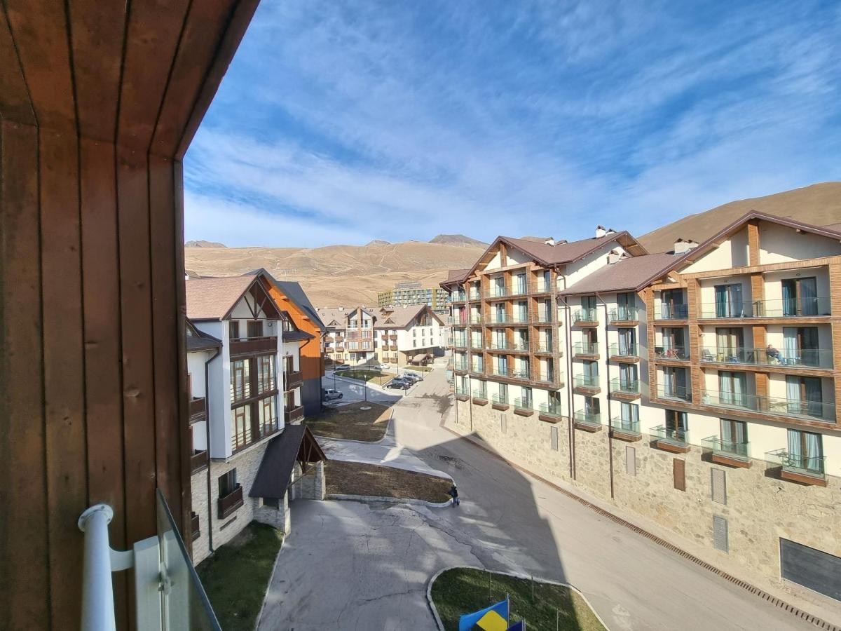 Apartment for 8 in New Gudauri - Bed and Breakfast