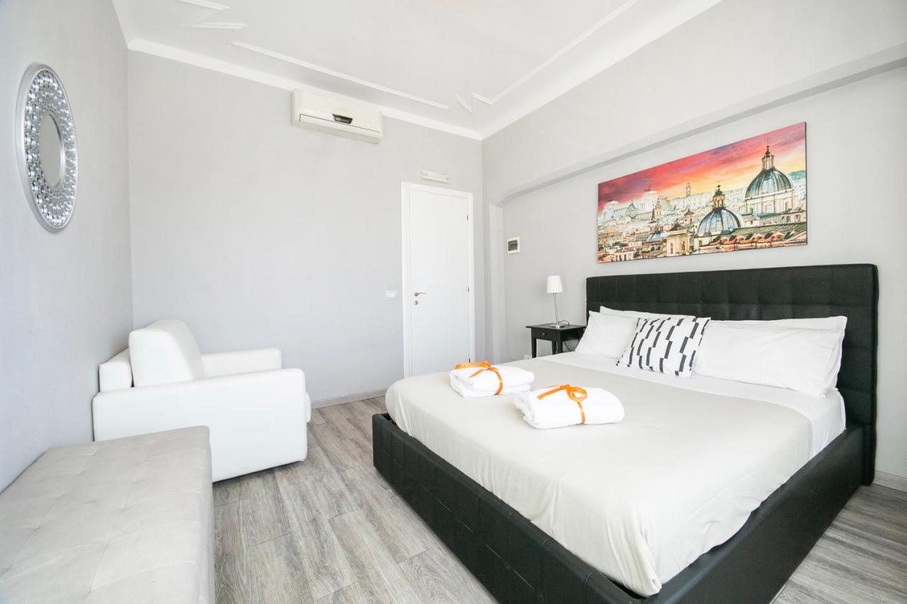 Appartamento con Terrazza - Via Simone De Saint Bon 25