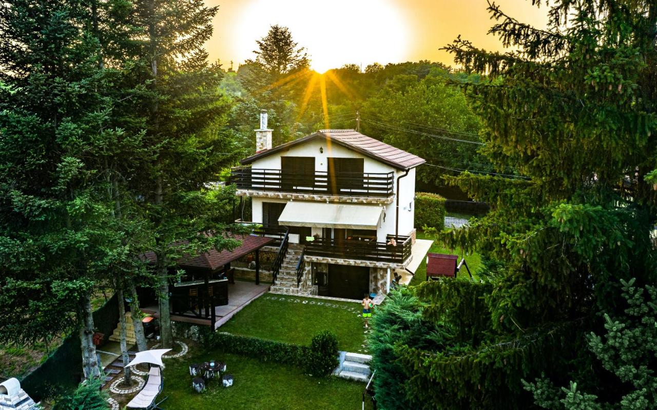 B&B Nikolovo - Къща за гости Вила Теkето I Family Guest House Villa Teketo - Bed and Breakfast Nikolovo