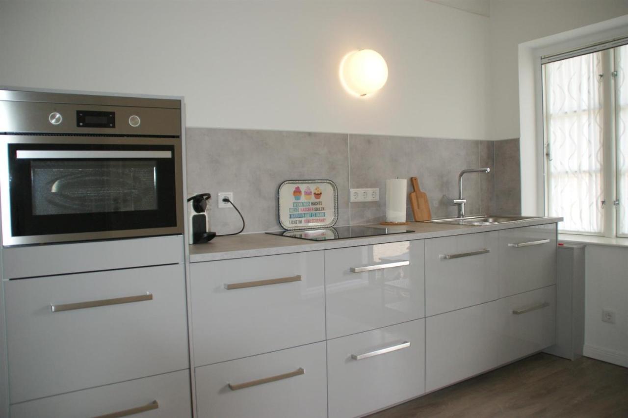 One-Bedroom Apartment with Shower