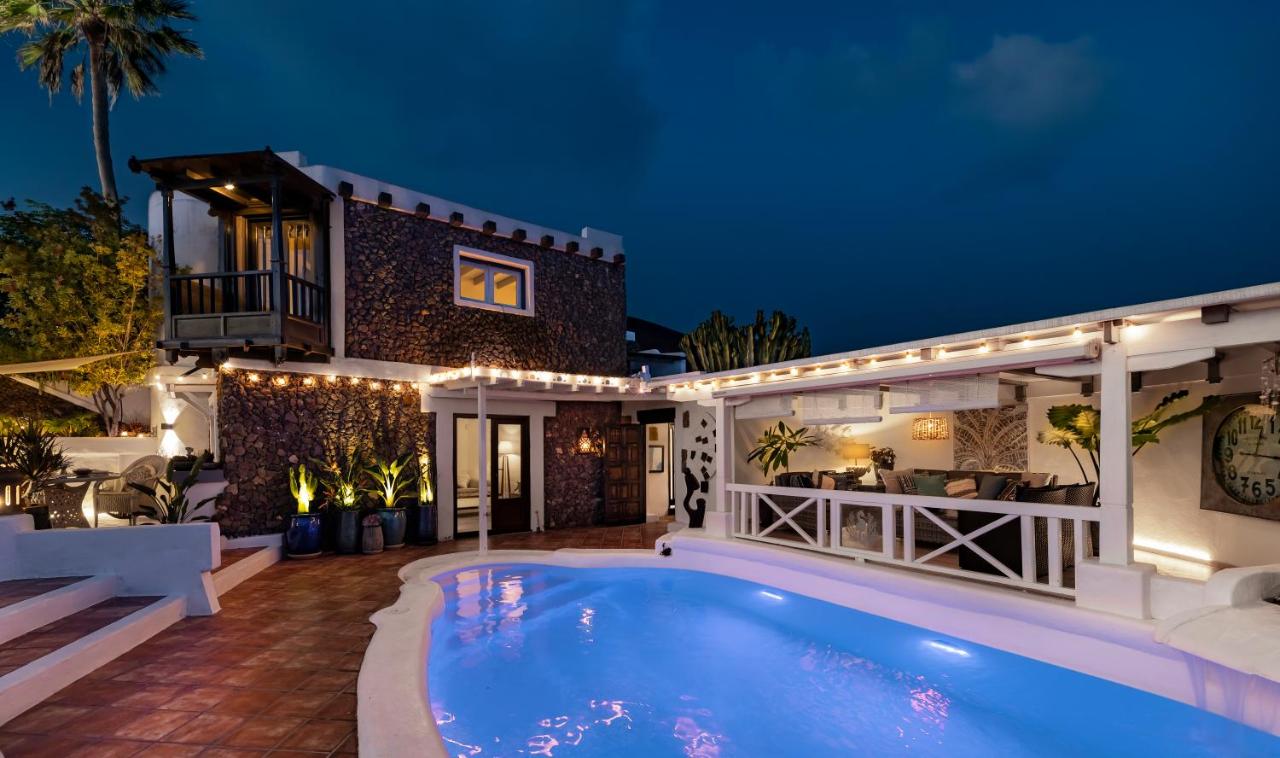 Deluxe designer historic villa Via Lactea, Panoramic sea views, Own private heated pool and subtropical garden - B&B