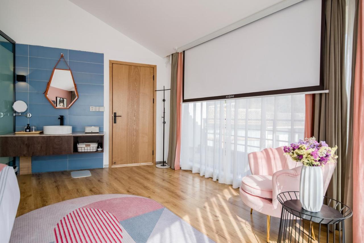 N5 Junior Suite with Terrace (24-hour pick-up and drop-off service)