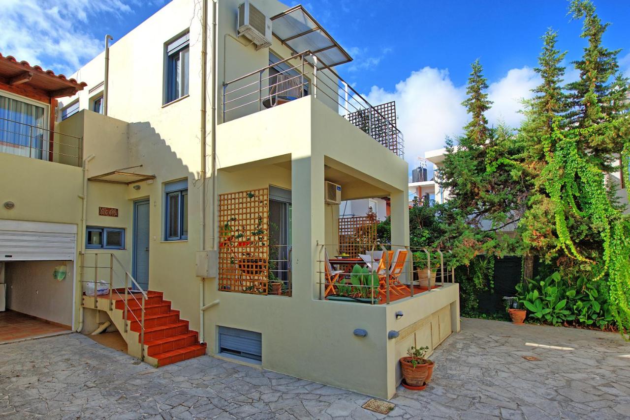 Houses By The Sea - 50 m from the beach by PosarelliVillas - Chambres d'hôtes Almirida