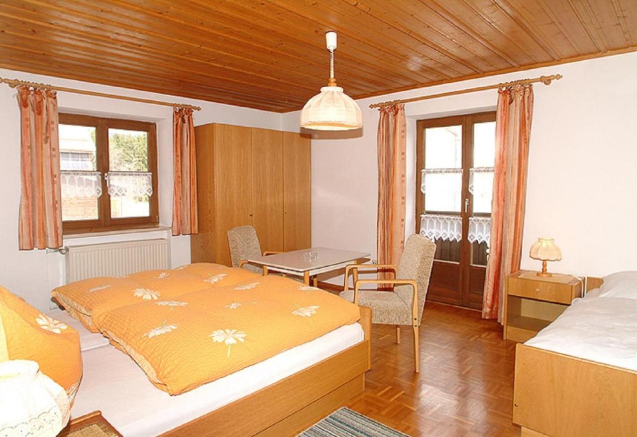 Dreibettzimmer mit Balkon