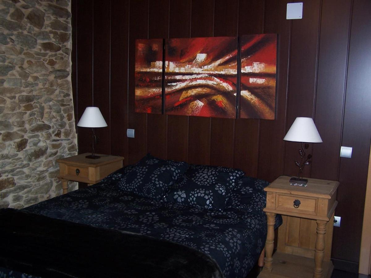 Deluxe One-Bedroom Apartment with Balcony 