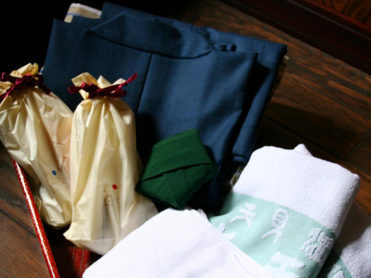 Japanese-Style Family Room with Open-Air Bath