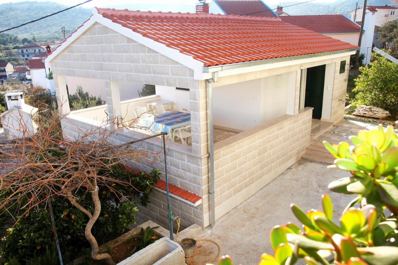Apartments Nakir - Bed and Breakfast Slatine