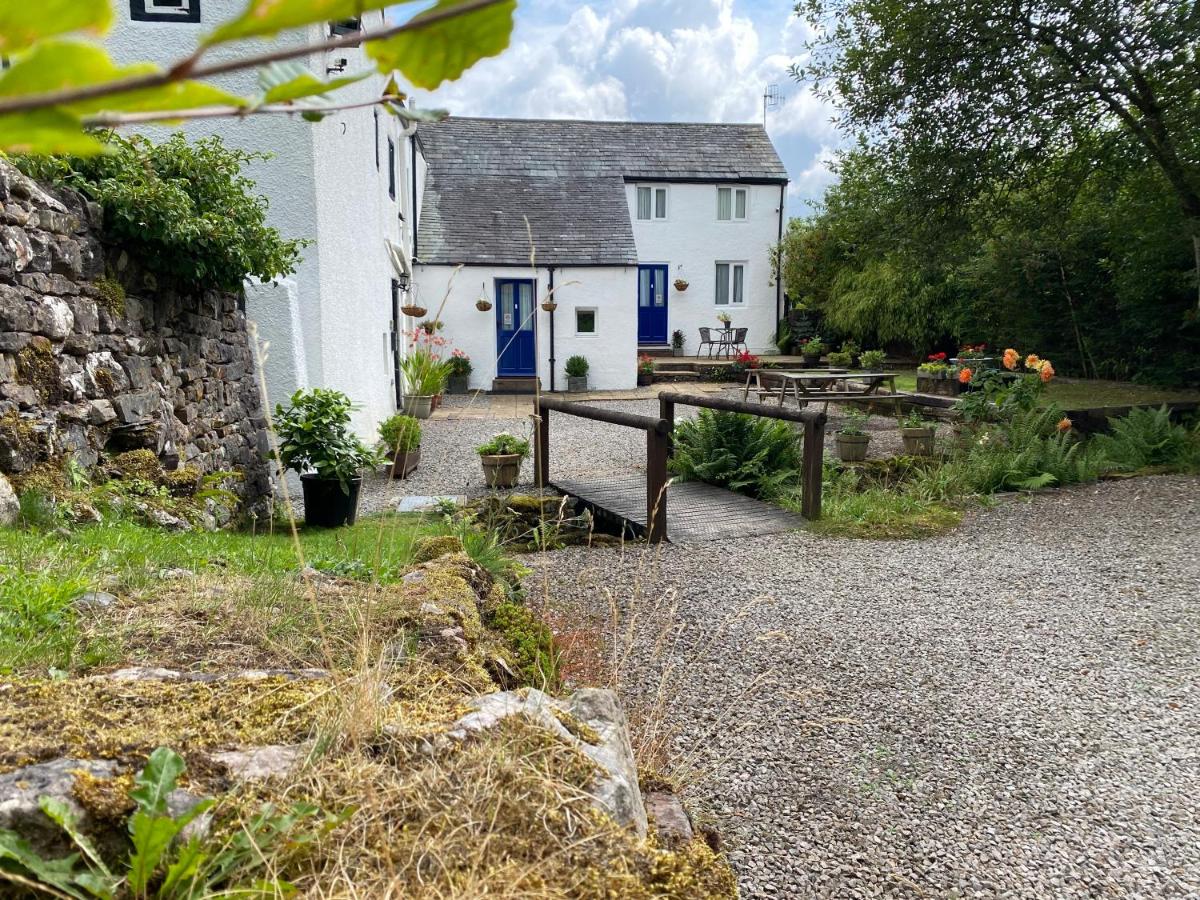 Rowrah Hall - The Old Dairy - B&B