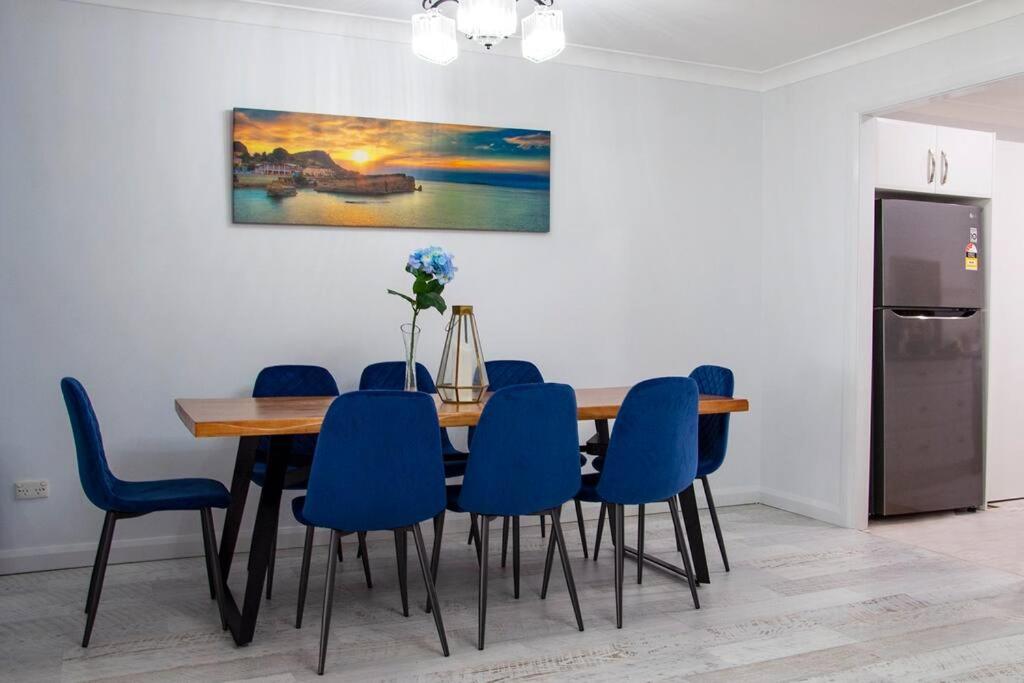 Getaway Lakefront Environmental House on Lake Macquarie with Water View - B&B