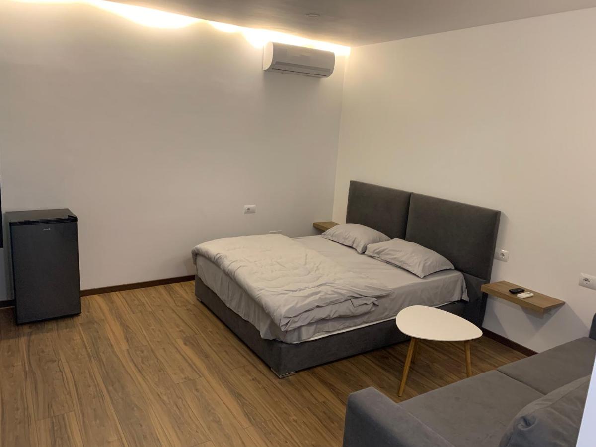 Estudio con vistas al jardín