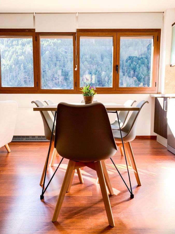 Apartamento moderno Estanyó con vistas en Arinsal - B&B