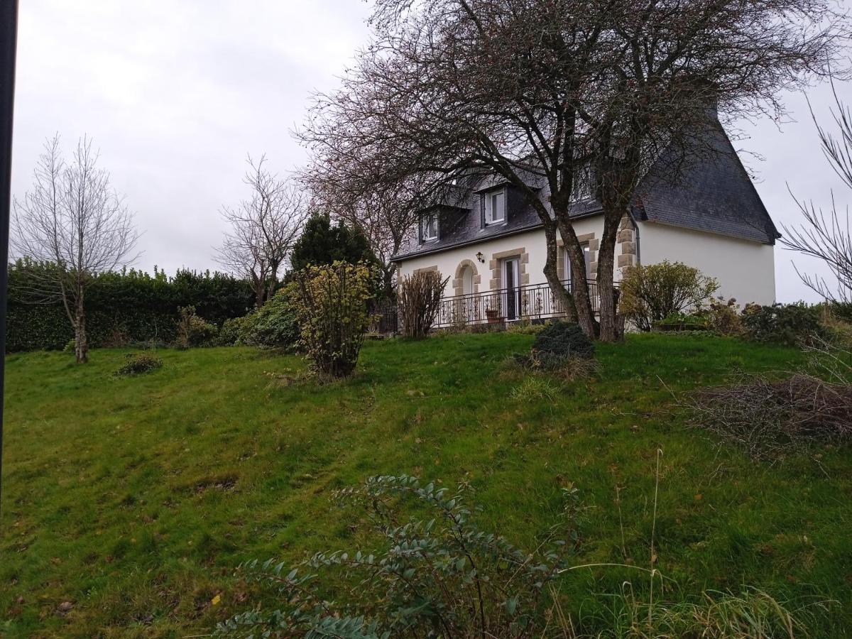 Ti Korelo Maison Plélauff 5 chambres - B&B Plélauff