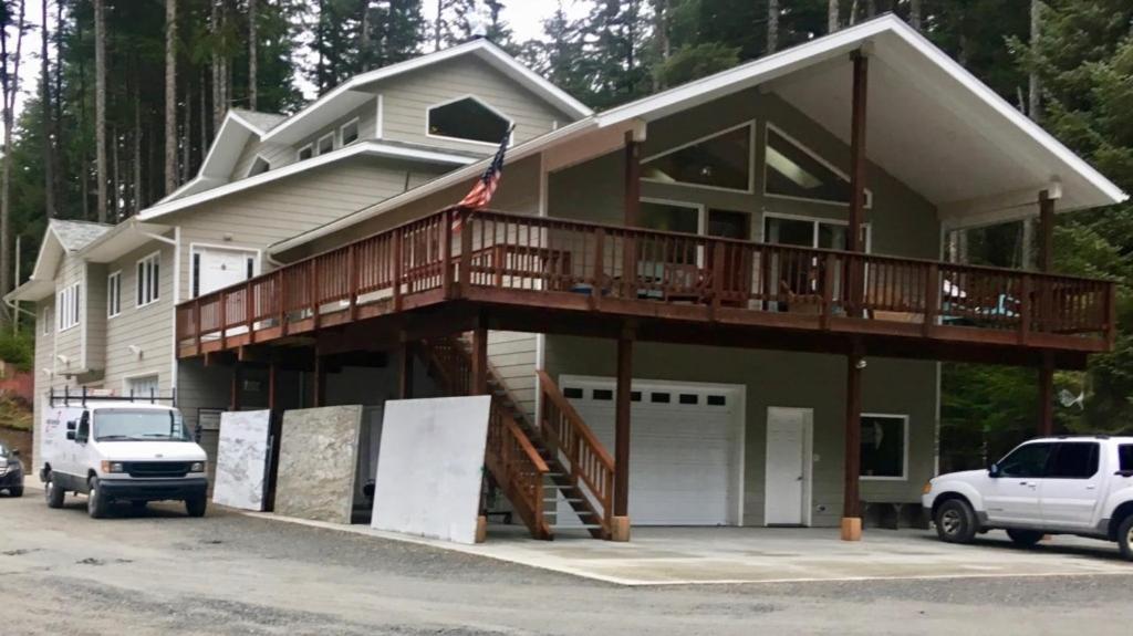Suite Rock near glacier and Auke Bay harbor -DISCOUNTS ON TOURS! - Ferienwohnung Mendenhaven