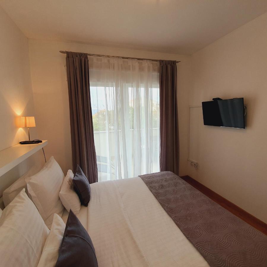 Appartamento con 2 Camere da Letto e Terrazza 