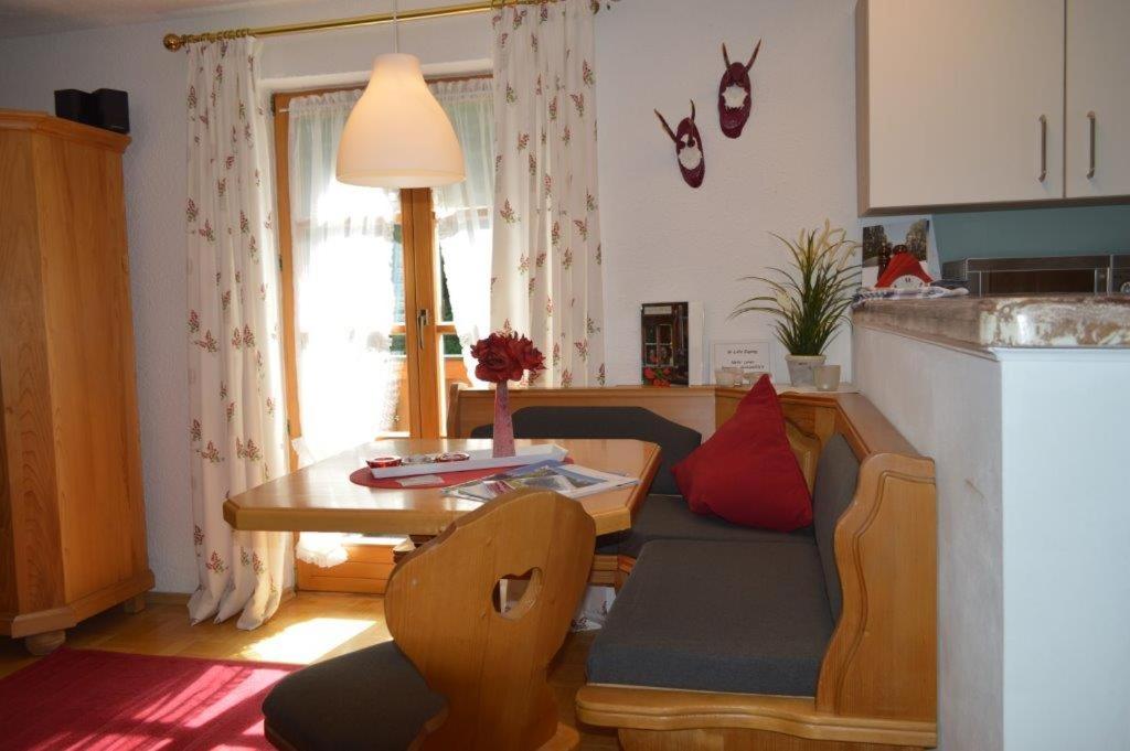 Apartment with Mountain View