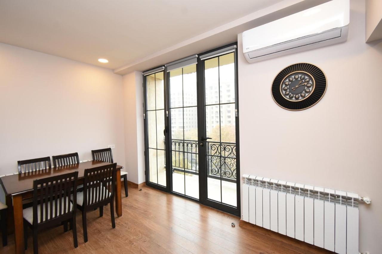 Lovely 2-bedroom apartment with fantastic view - B&B Ereván