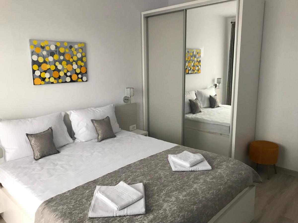 NEW Aparthotel Floresti - B&B