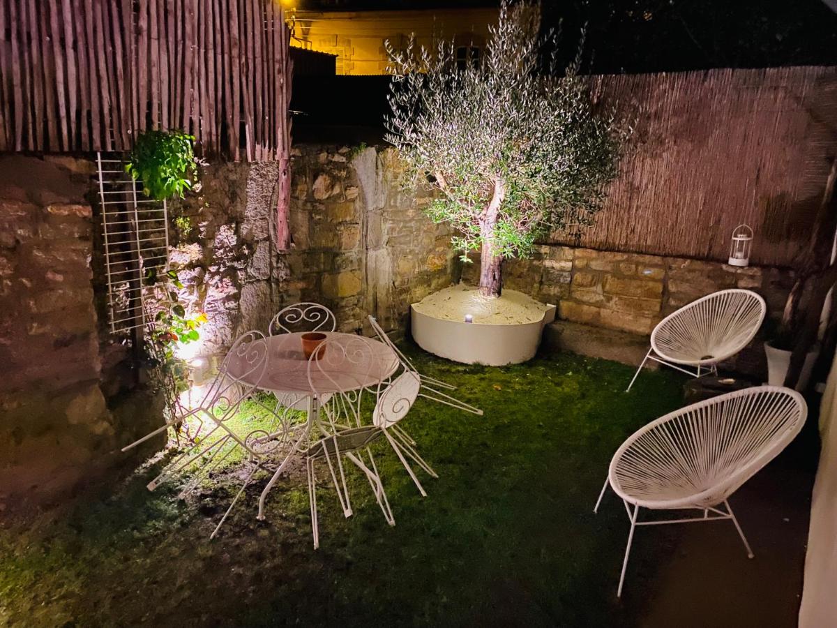 B&B Vannes - TY LAUMANN petite maison jardin sur le port de vannes avec Parking souterrain - Bed and Breakfast Vannes