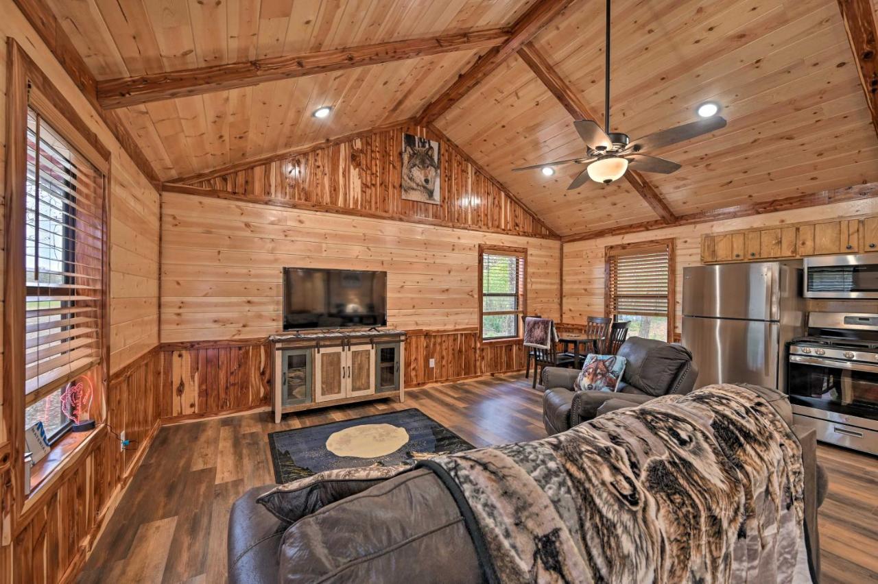 Cozy Broken Bow Cabin, Walk to the Lukfata Creek! - B&B