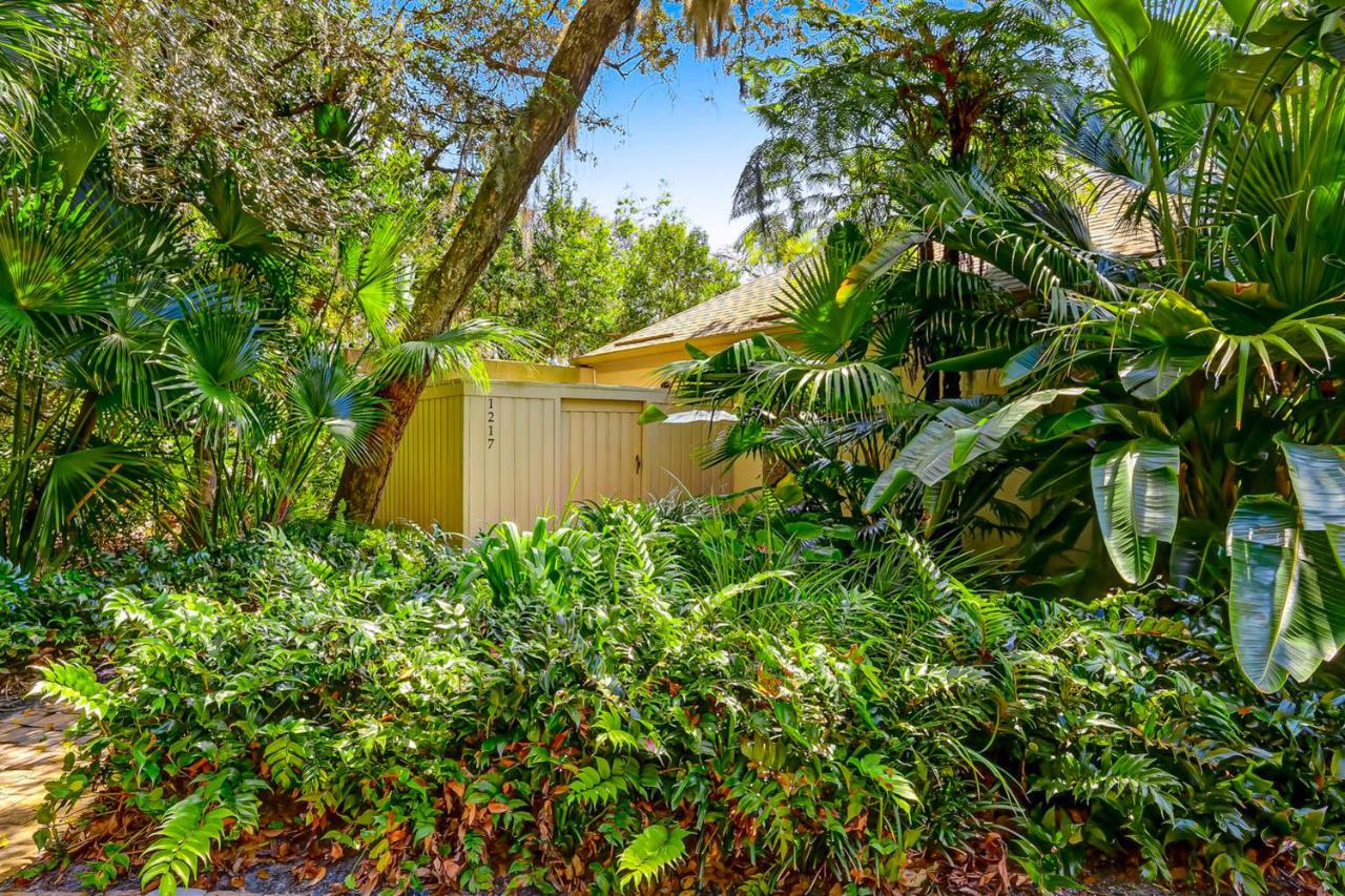 Lagoon Villa Home w/Private Patio, Serene Views, Great Location, & A/C - Dog OK - B&B Fernandina Beach